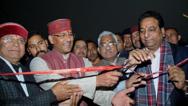 Chief minister Trivendra Singh Rawat inaugurates waste processing plant at Shishambara on Dehradun's outskirts on Tuesday(HT Photo)