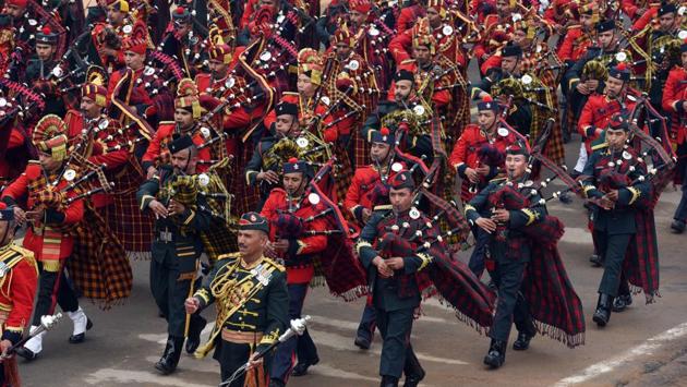 The Ladakh Regiment’s bagpipers march to their own music. (Mohd Zakir / HT Photo) 