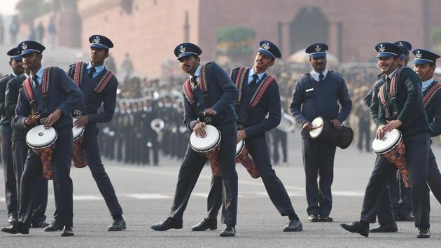 Air force band members caught during a more relaxed moment in the otherwise methodically synchronised affair. (Raj K Raj / HT Photo) 
