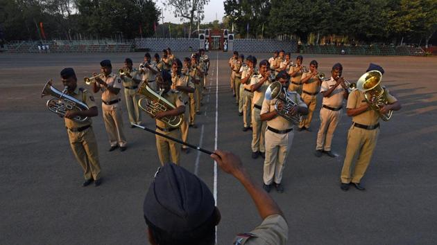 The police band practices for the parade ahead of Republic Day. (Pratham Gokhale/HT Photo) 