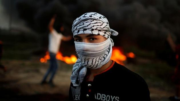 “We are the fuel of the Intifada, but we are hungry and at home we have no electricity and our fathers have no jobs. This can’t bring about anything except an explosion,” said this 23-year-old unemployed graduate. People aged 15 to 29 make up a third of the population. Their frustration surfaces in social media criticism of their leaders that is met by with increasingly authoritarian responses. (Mohammed Salem / REUTERS) “We are the fuel of the Intifada, but we are hungry and at home we have no electricity and our fathers have no jobs. This can’t bring about anything except an explosion,” said this 23-year-old unemployed graduate. People aged 15 to 29 make up a third of the population. Their frustration surfaces in social media criticism of their leaders that is met by with increasingly authoritarian responses. (Mohammed Salem / REUTERS)