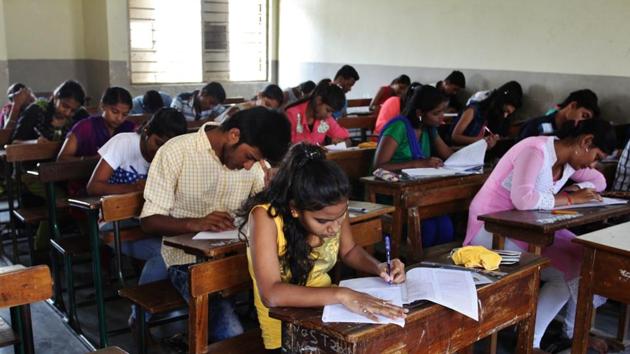 Commissioner of School Education, Government of Andhra Pradesh will on Wednesday release the admit cards of candidates for Andhra Pradesh Teacher Eligibility Test (APTET 2017).(HT file)