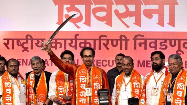 Uddhav Thackarey holds a sword at the party’s national executive meet at NSCI, Mumbai, January 23, 2018 (Anshuman Poyrekar/HT) Uddhav Thackarey holds a sword at the party’s national executive meet at NSCI, Mumbai, January 23, 2018 (Anshuman Poyrekar/HT)