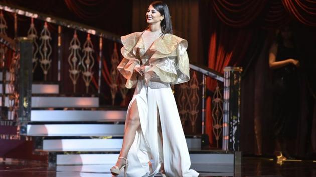 TV star and Bigg Boss runner-up Hina Khan, who wore an Alpana Neeraj outfit, was given the Most Stylish TV personality (female) award. (ht photo)