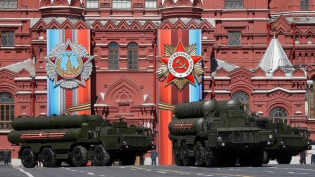 File photo of Russian army S-400 Triumph medium-range and long-range surface-to-air missile systems at a rehearsal before the World War 2 anniversary in Moscow. (Reuters)