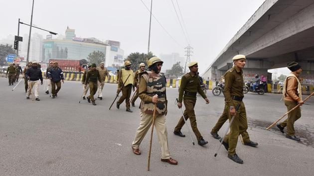 Gurgaon was on high alert and prohibitory orders imposed to prevent any kind of protest or demonstration near cinema halls or multiplexes ahead of the official release of Sanjay Leela Bhansali's film Padmaavat on Thursday.(Sanjeev Verma/ Hindustan Times) Gurgaon was on high alert and prohibitory orders imposed to prevent any kind of protest or demonstration near cinema halls or multiplexes ahead of the official release of Sanjay Leela Bhansali's film Padmaavat on Thursday.(Sanjeev Verma/ Hindustan Times)