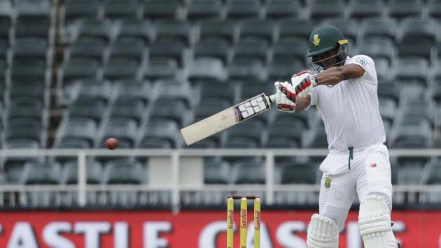 Vernon Philander however scored a crucial 35 as South Africa scored 194 in the first innings to take a slender 7-run lead. (AP)