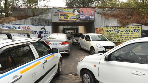 The existing underpass has only one lane for to and fro movement, thereby causing congestion. (Virendra Singh Gosain/HT PHOTO) The existing underpass has only one lane for to and fro movement, thereby causing congestion. (Virendra Singh Gosain/HT PHOTO)