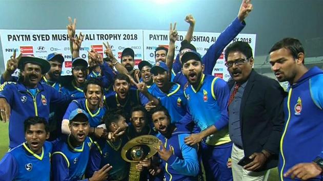 Delhi celebrate their maiden Syed Mushtaq Ali Trophy win after beating Rajasthan by 41 runs in the final at Eden Gardens in Kolkata today.(Twitter: @BCCIDomestic)