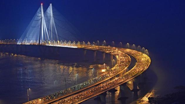 Participants seen during the Half Marathon at Bandra Worli sealink in Mumbai on Sunday. (Vijayanand Gupta/HT Photo) Participants seen during the Half Marathon at Bandra Worli sealink in Mumbai on Sunday. (Vijayanand Gupta/HT Photo)