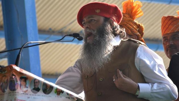 Padmaavat Row Karni Sena National Secretary Suraj Pal Amu Arrested Hindustan Times Suraj pal amu was the chief media coordinator of bjp's haryana unit and had offered a rs 10 crore bounty for beheading deepika padukone and sanjay leela bhansali in november, 2017. karni sena national secretary suraj pal