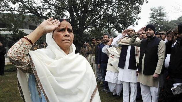 Former Bihar Chief Minister Rabri Devi celebrates Republic Day at her residence in Patna. (PTI) Former Bihar Chief Minister Rabri Devi celebrates Republic Day at her residence in Patna. (PTI)