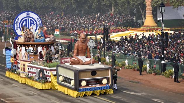 All India Radio’s (Akashwani) tableau showcased a journey of more than eight decades of public service. The motto of AIR ‘Bahujan Hitaaya Bahujan Sukhaaya’ was displayed on the rear. (Ajay Aggarwal / HT Photo)