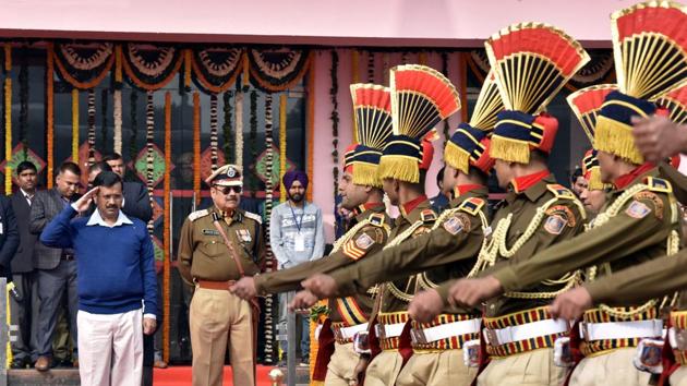 Delhi Chief Minister Arvind Kejriwal greets Delhi police personnel with a salute at Chhatrasal Stadium in New Delhi on Thursday. (Sonu Mehta/HT Photo) Delhi Chief Minister Arvind Kejriwal greets Delhi police personnel with a salute at Chhatrasal Stadium in New Delhi on Thursday. (Sonu Mehta/HT Photo)