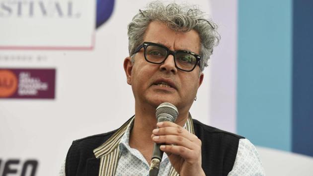 Writer and Journalist, Amitava Kumar (R) in conversation with Manu Joseph(not pictured) during ‘Armed and Dangerous: Of Words and Lovers’ session. (Raj K Raj / HT Photo) Writer and Journalist, Amitava Kumar (R) in conversation with Manu Joseph(not pictured) during ‘Armed and Dangerous: Of Words and Lovers’ session. (Raj K Raj / HT Photo)
