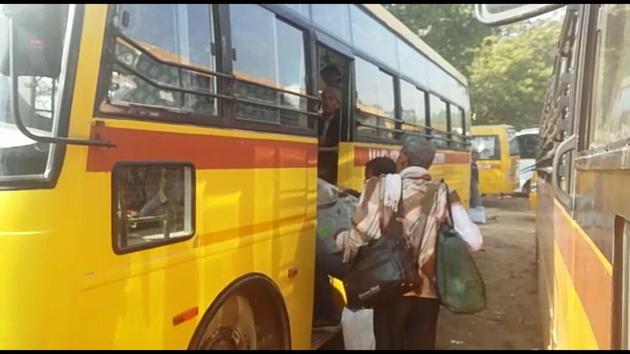 Polling personnel leave for polling booths in Ajmer parliamentary seat on Sunday. (HT Photo.) Polling personnel leave for polling booths in Ajmer parliamentary seat on Sunday. (HT Photo.)