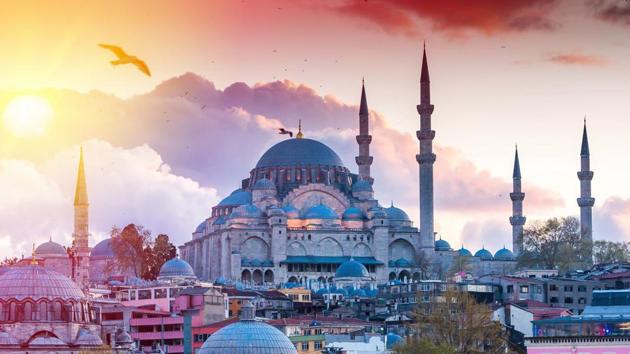 November in Istanbul is a few degrees warmer than the neighbouring countries of Europe and also provides a vigorous push of the exotic to ward off the winter blues. (Shutterstock) November in Istanbul is a few degrees warmer than the neighbouring countries of Europe and also provides a vigorous push of the exotic to ward off the winter blues. (Shutterstock)
