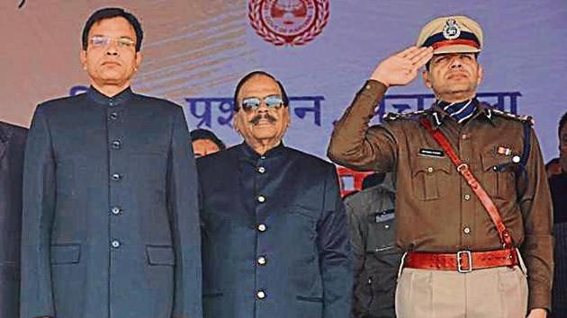 (Fromleft to right) HCS officer Jagdeep Dhanda, former Haryana DGP SPS Rathore and senior IPS officer Rakesh Kumar.(Sant Arora/HT)