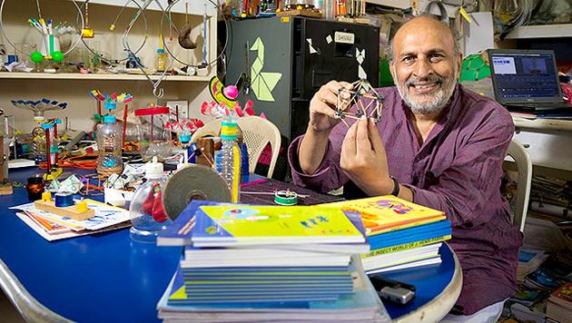 Arvind Gupta, the toy-maker who inspired generations to learn science via innovative new ways. (HT File Photo) Arvind Gupta, the toy-maker who inspired generations to learn science via innovative new ways. (HT File Photo)