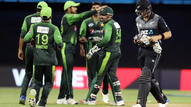 New Zealand lost to Pakistan in the deciding Twenty20 International at Bay Oval in Mount Maunganui today. Get full cricket score of New Zealand vs Pakistan here.(AFP) New Zealand lost to Pakistan in the deciding Twenty20 International at Bay Oval in Mount Maunganui today. Get full cricket score of New Zealand vs Pakistan here.(AFP)