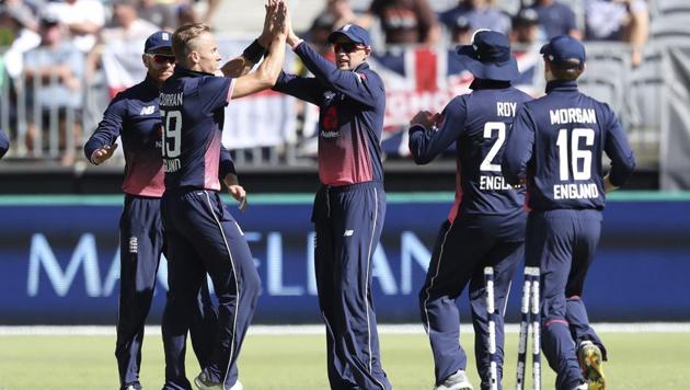 Australia lost to England in the fifth and final One-Day International (ODI) at Perth on Sunday. Get full cricket score of Australia vs England, 5th ODI here.(AP)