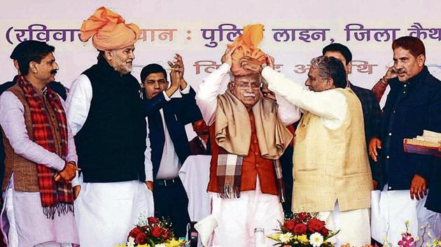 Haryana chief minister Manohar Lal Khattar being feted during a function on birth anniversary of Guru Ravidas in Kaithal. (HT Photo) Haryana chief minister Manohar Lal Khattar being feted during a function on birth anniversary of Guru Ravidas in Kaithal. (HT Photo)