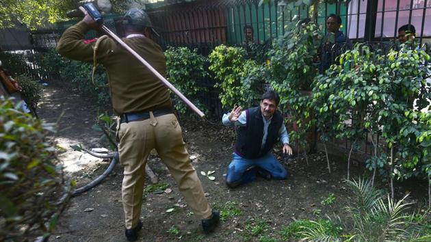 The Aam Aadmi Party (AAP) carried out a march on Monday from Patel Chowk Metro Station to Parliament House. The march was held demanding a stay on the on-going sealing drive and bring an ordinance amending building bylaws. AAP leaders, including women, were thrashed while being detained by police at Parliament Street during the protest. (Sanchit Khanna / HT Photo) The Aam Aadmi Party (AAP) carried out a march on Monday from Patel Chowk Metro Station to Parliament House. The march was held demanding a stay on the on-going sealing drive and bring an ordinance amending building bylaws. AAP leaders, including women, were thrashed while being detained by police at Parliament Street during the protest. (Sanchit Khanna / HT Photo)