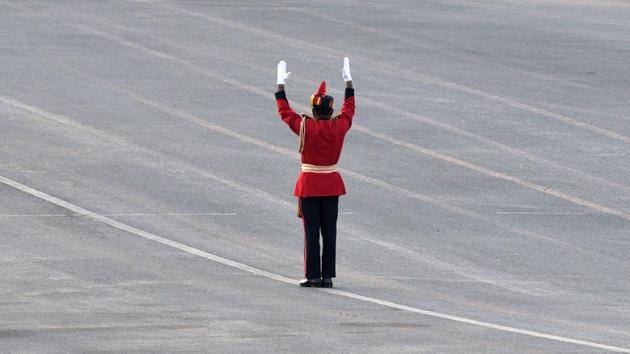 ‘Beating Retreat’ marks a centuries-old military tradition, when the troops ceased fighting, sheathed their arms and withdrew from the battlefield, returning to the camps at sunset at the sounding of the Retreat. (Mohd Zakir / HT Photo) ‘Beating Retreat’ marks a centuries-old military tradition, when the troops ceased fighting, sheathed their arms and withdrew from the battlefield, returning to the camps at sunset at the sounding of the Retreat. (Mohd Zakir / HT Photo)