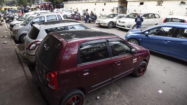 Officials of the transport department said that the municipal corporations would decide the fee in consultation with the RWAs. (Burhaan Kinu/HT Photo) Officials of the transport department said that the municipal corporations would decide the fee in consultation with the RWAs. (Burhaan Kinu/HT Photo)
