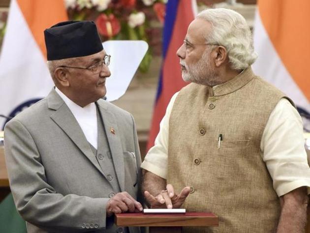 Prime Minister Narendra Modi with KP Oli during the latter’s visit to New Delhi in 2016.(HT File)