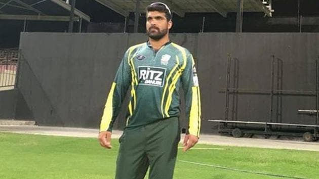 Manzoor Dar finally foresees better times for him and his large family living after securing a spot in Indian Premier League (IPL) side Kings XI Punjab.(Twitter) Manzoor Dar finally foresees better times for him and his large family living after securing a spot in Indian Premier League (IPL) side Kings XI Punjab.(Twitter)