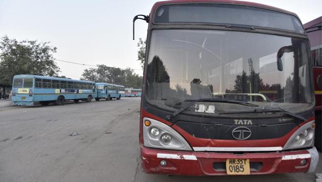 Built on a public-private partnership model, the city bus service is aimed at resolving connectivity issues. (Sanjeev Verma/HT PHOTO) Built on a public-private partnership model, the city bus service is aimed at resolving connectivity issues. (Sanjeev Verma/HT PHOTO)