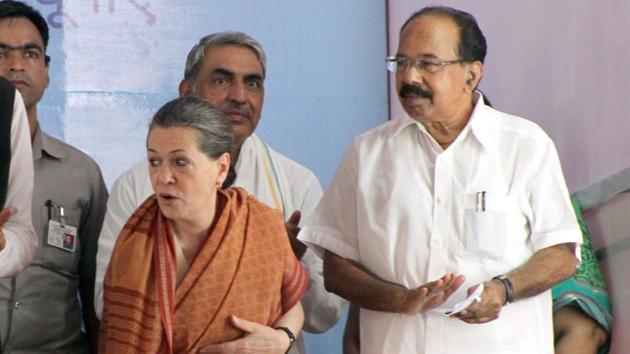 Sonia Gandhi with Congress leader M Veerappa Moily in Barmer last February. (HT File Photo) Sonia Gandhi with Congress leader M Veerappa Moily in Barmer last February. (HT File Photo)