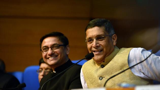 Principal Economic Adviser in the Ministry of Finance, Sanjiv Sanyal , and Arvind Subramanian Chief Economic Adviser to the Government of India, with copies of Economic survey 2017-2018 (File Photo) Principal Economic Adviser in the Ministry of Finance, Sanjiv Sanyal , and Arvind Subramanian Chief Economic Adviser to the Government of India, with copies of Economic survey 2017-2018 (File Photo)