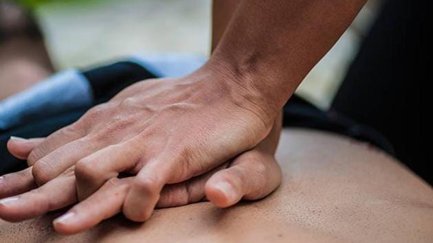 CPR is an emergency procedure performed on cardiac patients to sustain the flow of blood from the heart to the brain by repeatedly compressing the person’s chest. (File photo) CPR is an emergency procedure performed on cardiac patients to sustain the flow of blood from the heart to the brain by repeatedly compressing the person’s chest. (File photo)