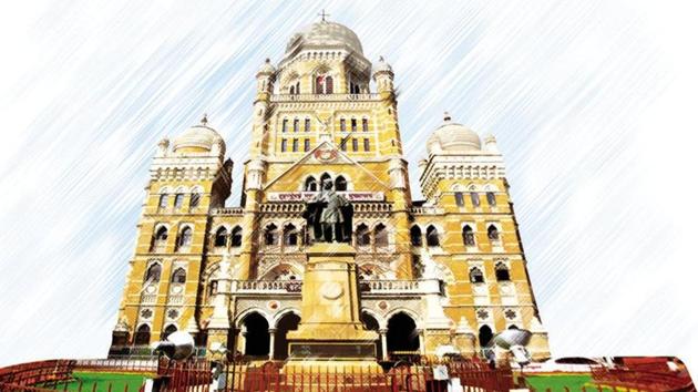 The BMC has been receiving flak from citizens and city councillors for marking hawking zones in an arbitrary manner. (HT FILE) The BMC has been receiving flak from citizens and city councillors for marking hawking zones in an arbitrary manner. (HT FILE)
