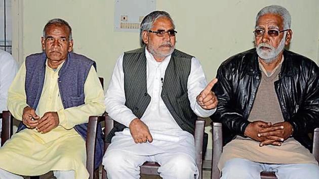 Jat leader Bharat Singh Beniwal (centre) talking to mediapersons in Karnal on Wednesday. (HT File) Jat leader Bharat Singh Beniwal (centre) talking to mediapersons in Karnal on Wednesday. (HT File)