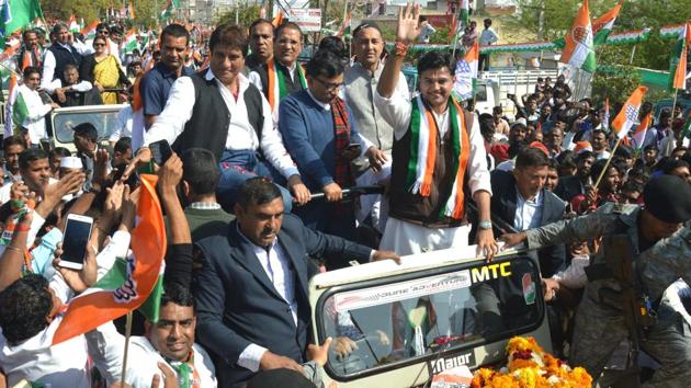 State Congress president Sachin Pilot and party leader Raj Babbar during a road show in Ajmer.(Deepak Sharma/HT File Photo)