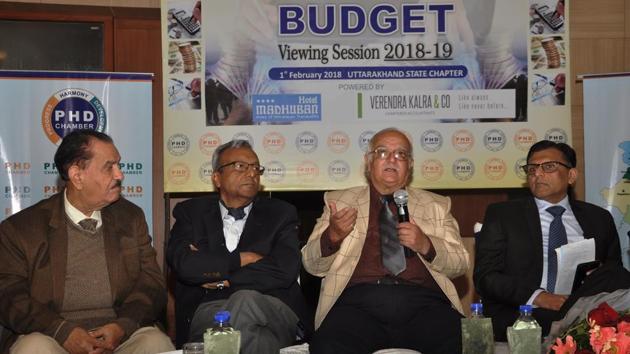Former chief secretary IK Pande (second from right) speaks at a programme held on Budget in Dehradun. (Vinay S Kumar/HT PHOTO) Former chief secretary IK Pande (second from right) speaks at a programme held on Budget in Dehradun. (Vinay S Kumar/HT PHOTO)
