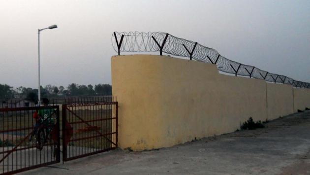 The SP was responsible for checking many illegal activities in the jail. (HT File Photo/Representative image) The SP was responsible for checking many illegal activities in the jail. (HT File Photo/Representative image)