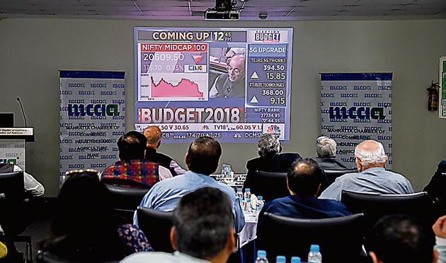 Industrialists and experts watch the live telecast of presentation of Union Budget 2018-19 by Union finance minister Arun Jaitley at Navalmal Firodia Hall, MCCIA, on Thursday.(SANKET WANKHADE/HT PHOTO)