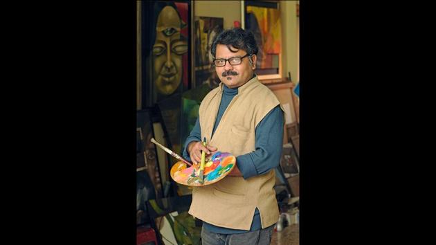 Indrajit Narayan, an artist and educator from Kolkata shared that, “the budget makes no difference for me since it has not shown anything positive for individual taxpayers.” According to him the positives of this budget are, “increased agriculture credit target, new programme Operation Green, standard deduction of Rs 40,000 while computing personal income tax and relief to senior citizens in earnings.” (Samir Jana / HT Photo) Indrajit Narayan, an artist and educator from Kolkata shared that, “the budget makes no difference for me since it has not shown anything positive for individual taxpayers.” According to him the positives of this budget are, “increased agriculture credit target, new programme Operation Green, standard deduction of Rs 40,000 while computing personal income tax and relief to senior citizens in earnings.” (Samir Jana / HT Photo)