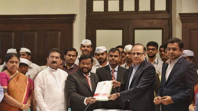 Municipal commissioner Ajoy Mehta presents the 2018-19 budget on Friday. (Satyabrata Tripathy/HT Photo) Municipal commissioner Ajoy Mehta presents the 2018-19 budget on Friday. (Satyabrata Tripathy/HT Photo)