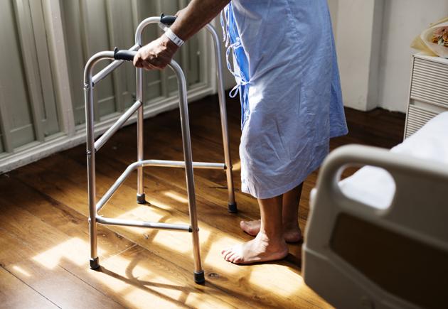 A sick elderly staying at a hospital(Pexels)