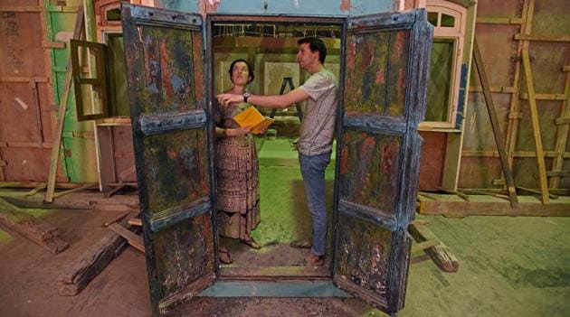 Luce Jalbert (L) and Martin Rebufello designing the wada set. (Pratham Gokhale/HT Photo) Luce Jalbert (L) and Martin Rebufello designing the wada set. (Pratham Gokhale/HT Photo)
