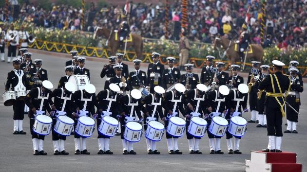 Amid soulful classical renditions and foot-tapping numbers, the Beating Retreat ceremony was held at Vijay Chowk, New Delhi on January 29, 2018, marking the culmination of Republic Day celebrations. The ceremony saw several military bands, pipes and drums bands from regimental centres and battalions enthralling the crowd. (Ajay Aggarwal / HT Photo) Amid soulful classical renditions and foot-tapping numbers, the Beating Retreat ceremony was held at Vijay Chowk, New Delhi on January 29, 2018, marking the culmination of Republic Day celebrations. The ceremony saw several military bands, pipes and drums bands from regimental centres and battalions enthralling the crowd. (Ajay Aggarwal / HT Photo)