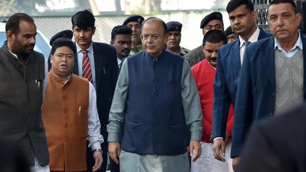 Finance minister Arun Jaitley arrives to meet residents of Delhi who felicitated him in New Delhi on Friday for the budget.(PTI)