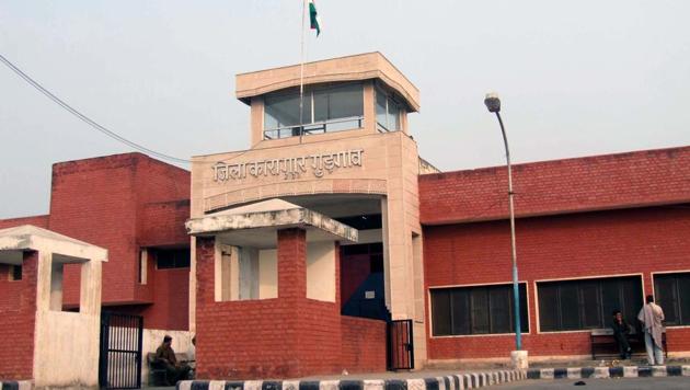 Both the accused inmates were arrested on charges of attempt to murder while the victim was arrested on an assault charge (HT Photo) Both the accused inmates were arrested on charges of attempt to murder while the victim was arrested on an assault charge (HT Photo)