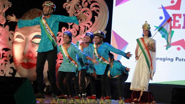 The performance of the mentally challenged children, who were using roller skates throughout the performance, had the spectators up on their feet. (Rahul Raut/HT PHOTO) The performance of the mentally challenged children, who were using roller skates throughout the performance, had the spectators up on their feet. (Rahul Raut/HT PHOTO)