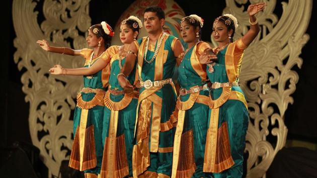 The classical dance of this bunch of visually challenged people was also a sight to behold. (Rahul Raut/HT PHOTO) The classical dance of this bunch of visually challenged people was also a sight to behold. (Rahul Raut/HT PHOTO)